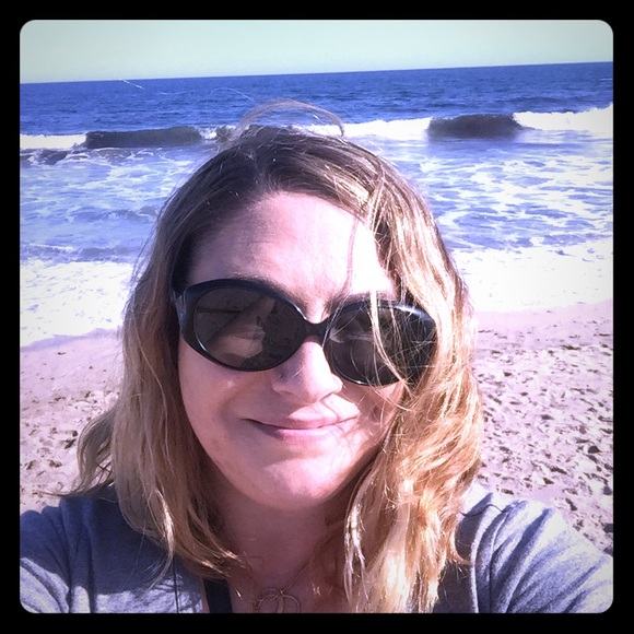 Meet your Posher, April - Picture 1 of 1